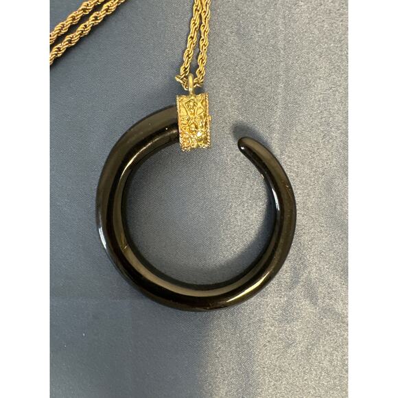Faux Black‎ Tusk Pendant on Chain Pre-owned - Picture 3 of 5